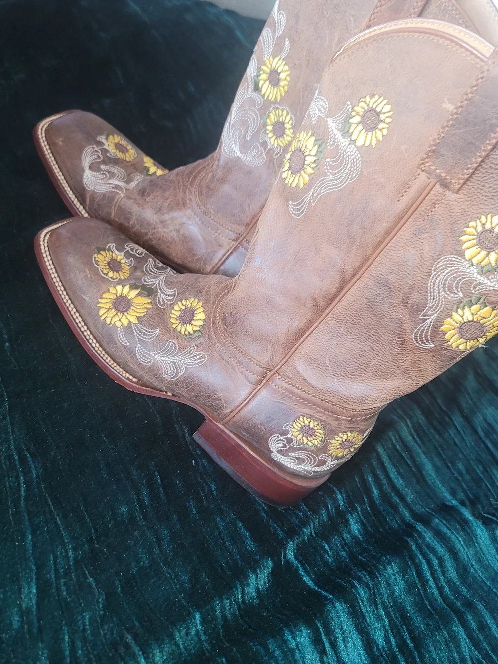 Shyanne Brown Leather Sunflower Embroidered Cowboy Boot